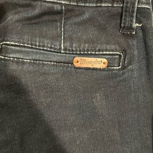 Women’s wrangler trouser jeans dark